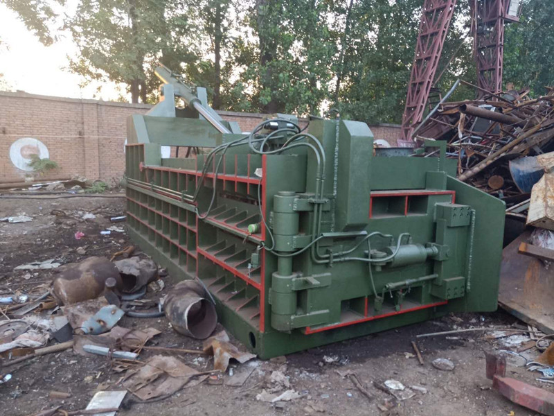 315噸金屬打包機安裝現場